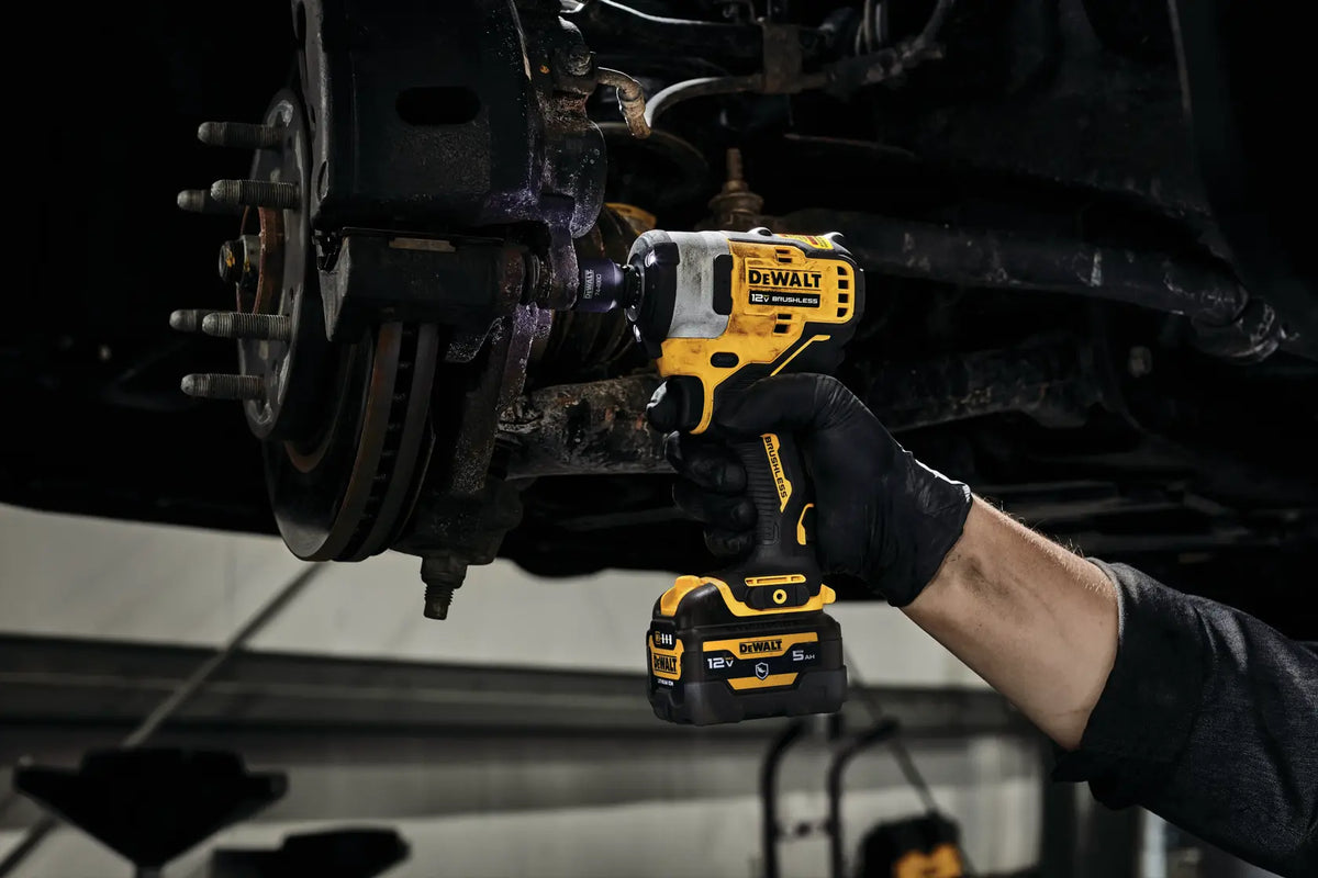 12v MAX Cordless Impact Wrench Kit